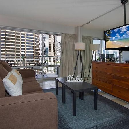 Resort Life At A Low Price- Ilikai Hotel Honolulu Exterior photo